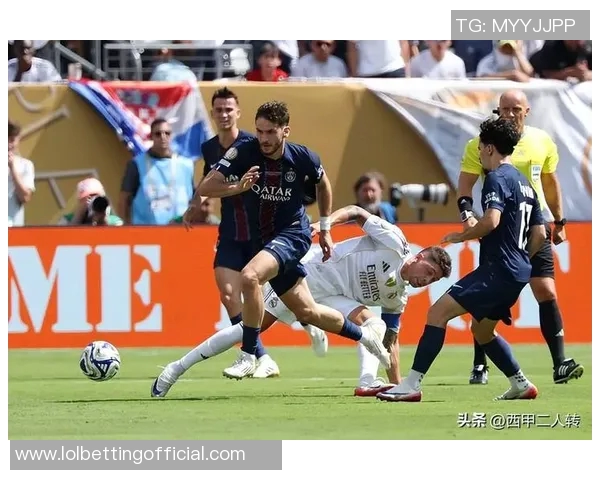 西甲激战曼城大胜切尔西红牌事件引发全场热议战术解析分析