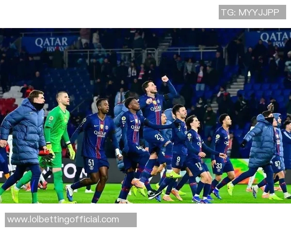 英超激战：尤文图斯大胜巴黎圣日耳曼红牌事件引发全场热议