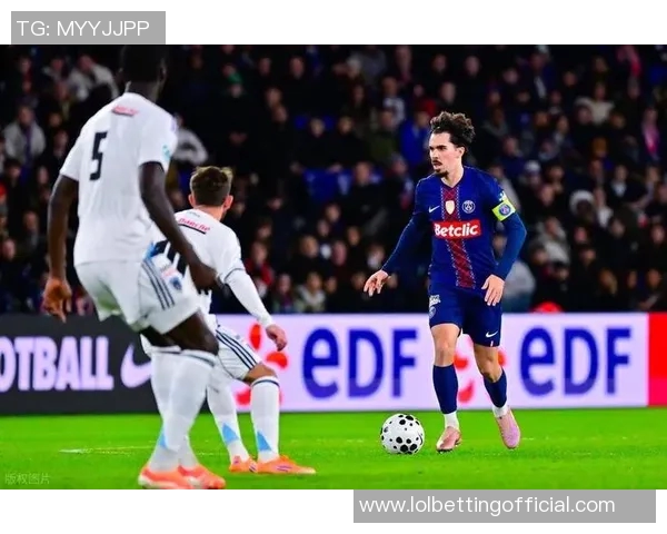 欧联杯阿森纳逆转巴黎圣日耳曼点球大战引发争议判罚全场沸腾