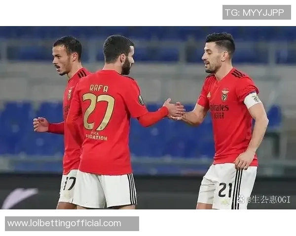 足总杯精彩对决巴萨4-0大胜本菲卡帽子戏法引爆全场战术分析揭秘