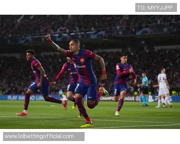 中超激战巴萨逆转多特蒙德2比1惊险胜利引发全场沸腾 中超激战巴萨逆转多特蒙德2比1惊险胜利引发全场沸腾