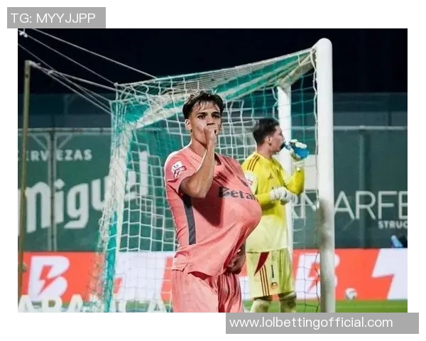 意甲激战马竞逆转波尔图红牌争议引发全场热议 意甲激战马竞逆转波尔图红牌争议引发全场热议